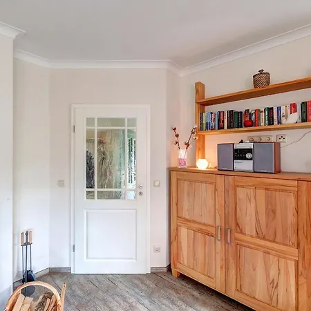 Stubbenfelde, Reetdachhaus Seeblick * Stubbenfelde