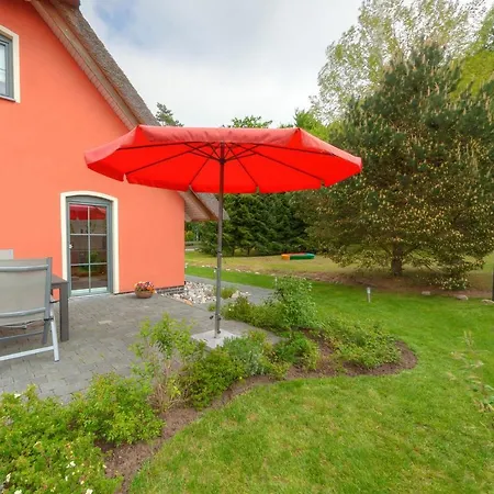 Stubbenfelde, Reetdachhaus Seeblick Tatil Evi Stubbenfelde