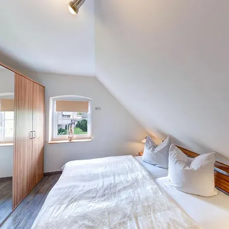 Stubbenfelde, Reetdachhaus Seeblick 펜션 Stubbenfelde