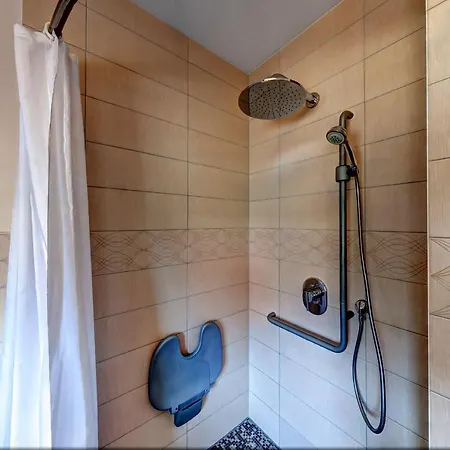 Stubbenfelde, Reetdachhaus Seeblick